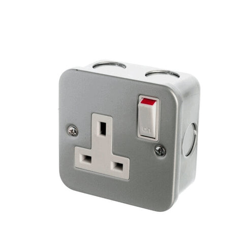 13A 1GANG SWITCHED SOCKET ~