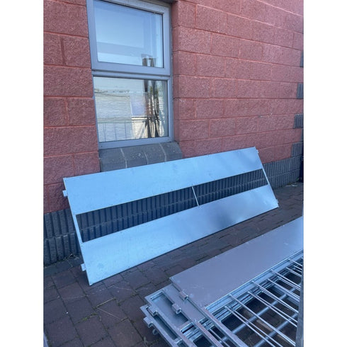 8FT SHEEP BARRIER Sheeted top + Bottom (STRAIGHT SECTION)