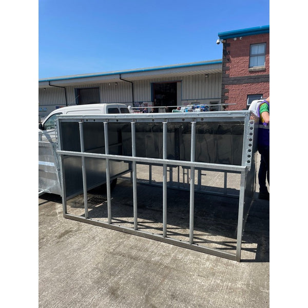 8' CALF CREEP FEEDER*GALVD*(5/6 CALVES SIZE)(S&M)