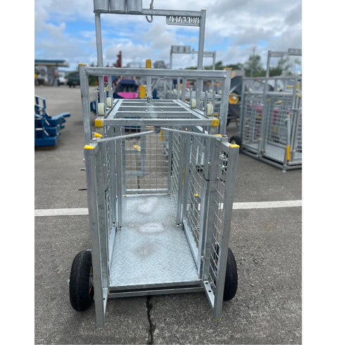 EWE & LAMB BUFFALO WEIGH BRIDGE GLV 200K CLOCK